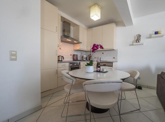 LUXURY PENTHOUSE APARTMENT WITH 3 Balconies -2 BEDROOMS&PETRUS VIEW Luxemburg Exterior foto