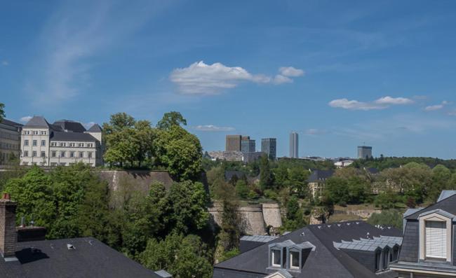 LUXURY PENTHOUSE APARTMENT WITH 3 Balconies -2 BEDROOMS&PETRUS VIEW Luxemburg Exterior foto