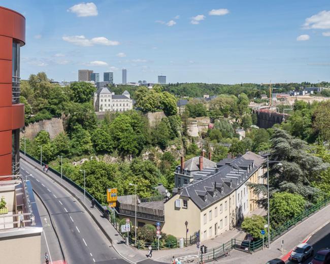 LUXURY PENTHOUSE APARTMENT WITH 3 Balconies -2 BEDROOMS&PETRUS VIEW Luxemburg Exterior foto