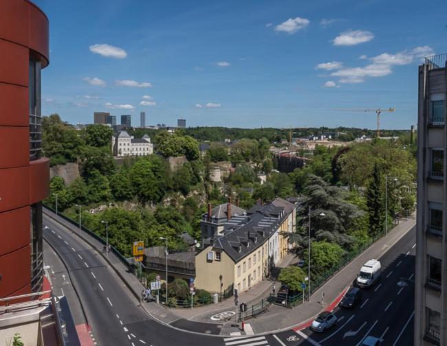 LUXURY PENTHOUSE APARTMENT WITH 3 Balconies -2 BEDROOMS&PETRUS VIEW Luxemburg Exterior foto