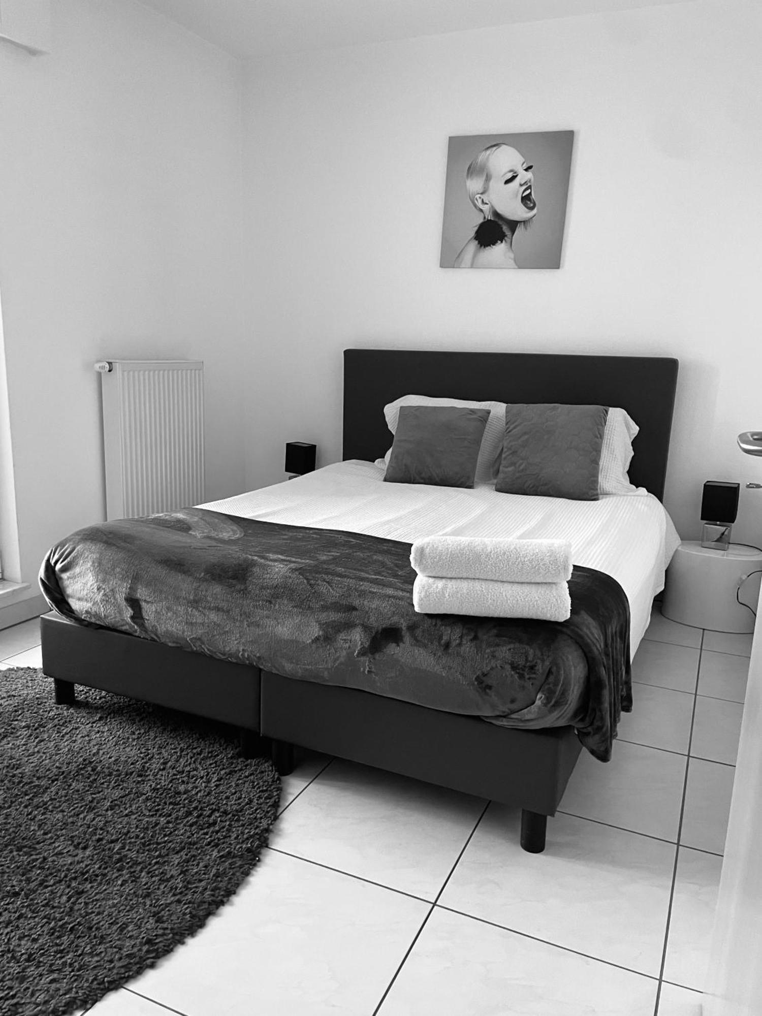 LUXURY PENTHOUSE APARTMENT WITH 3 Balconies -2 BEDROOMS&PETRUS VIEW Luxemburg Exterior foto